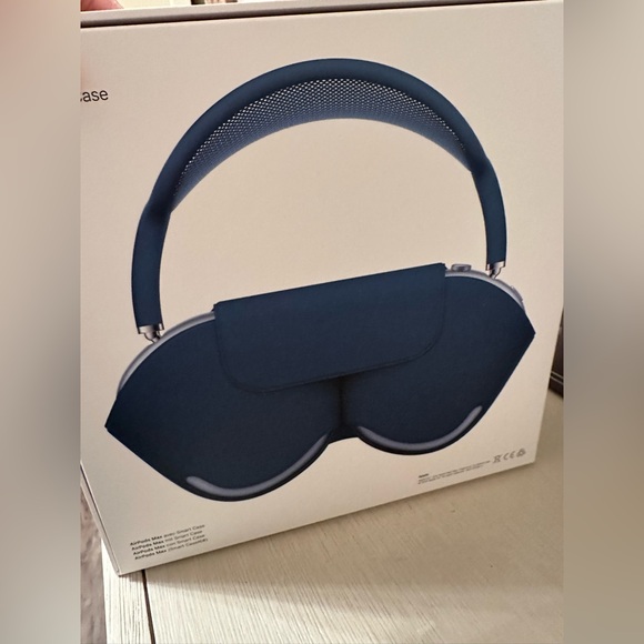 SELLING ON MY MECARI- New AirPod Max Blue - Picture 5 of 7
